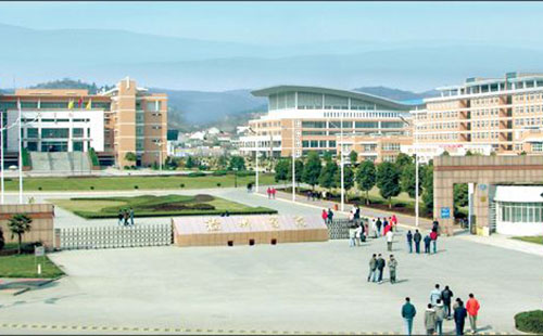 人脸识别无人超市亮相滁州学院